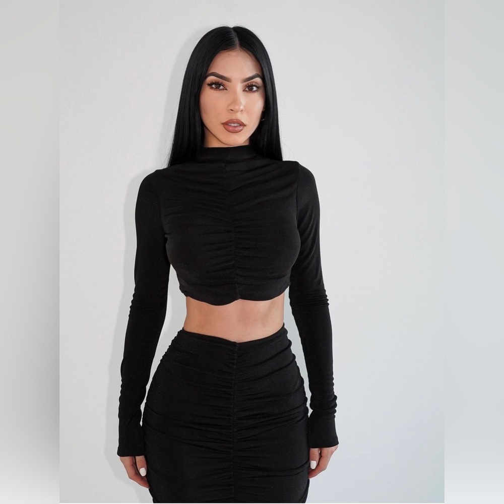 ✨NEW✨ Women’s 2pc Ruched Midi Skirt Set